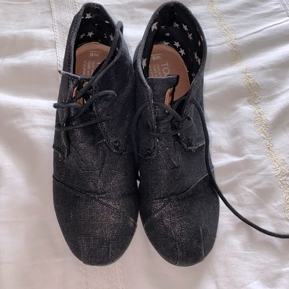 Toms
